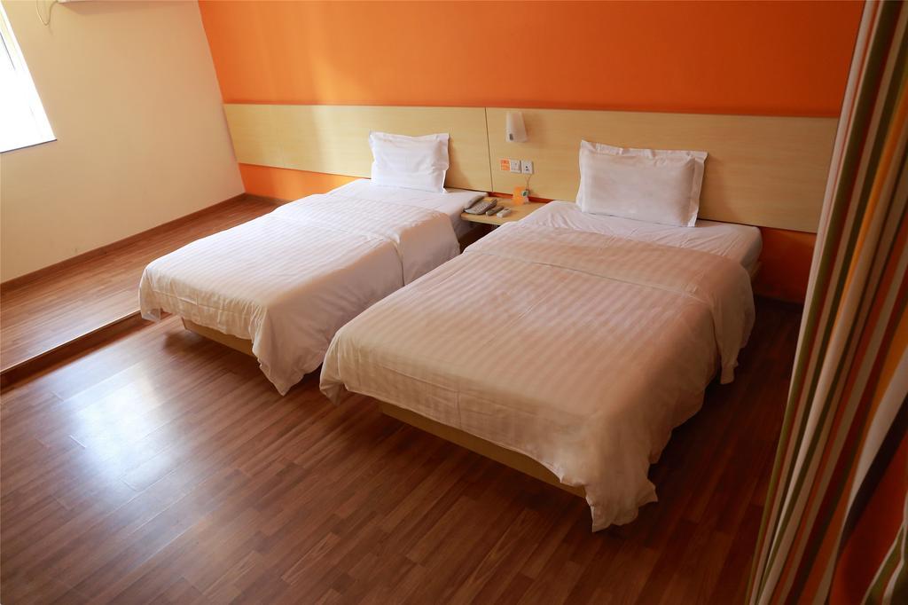 7Days Inn Premium Guangzhou Tianhe West Tiyu Road Subway Station Camera foto