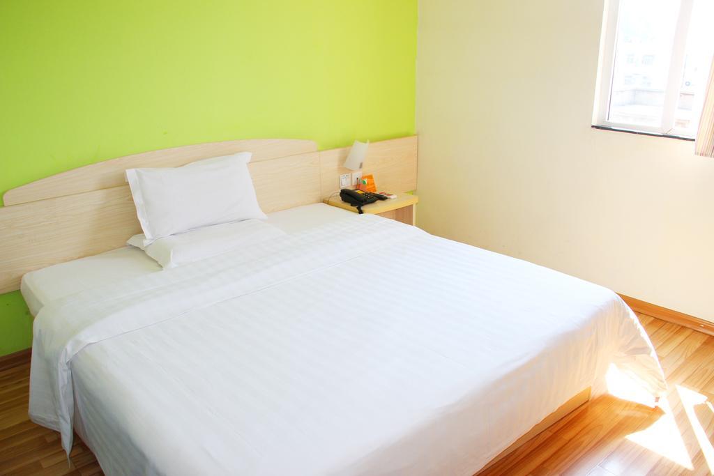 7Days Inn Premium Guangzhou Tianhe West Tiyu Road Subway Station Esterno foto