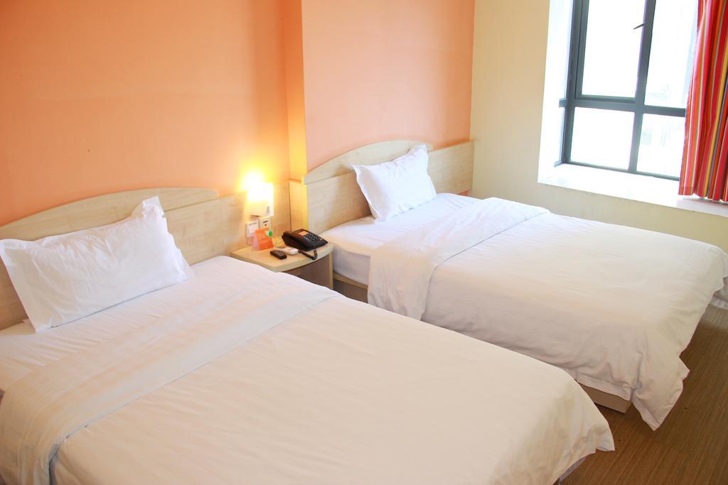 7Days Inn Premium Guangzhou Tianhe West Tiyu Road Subway Station Esterno foto