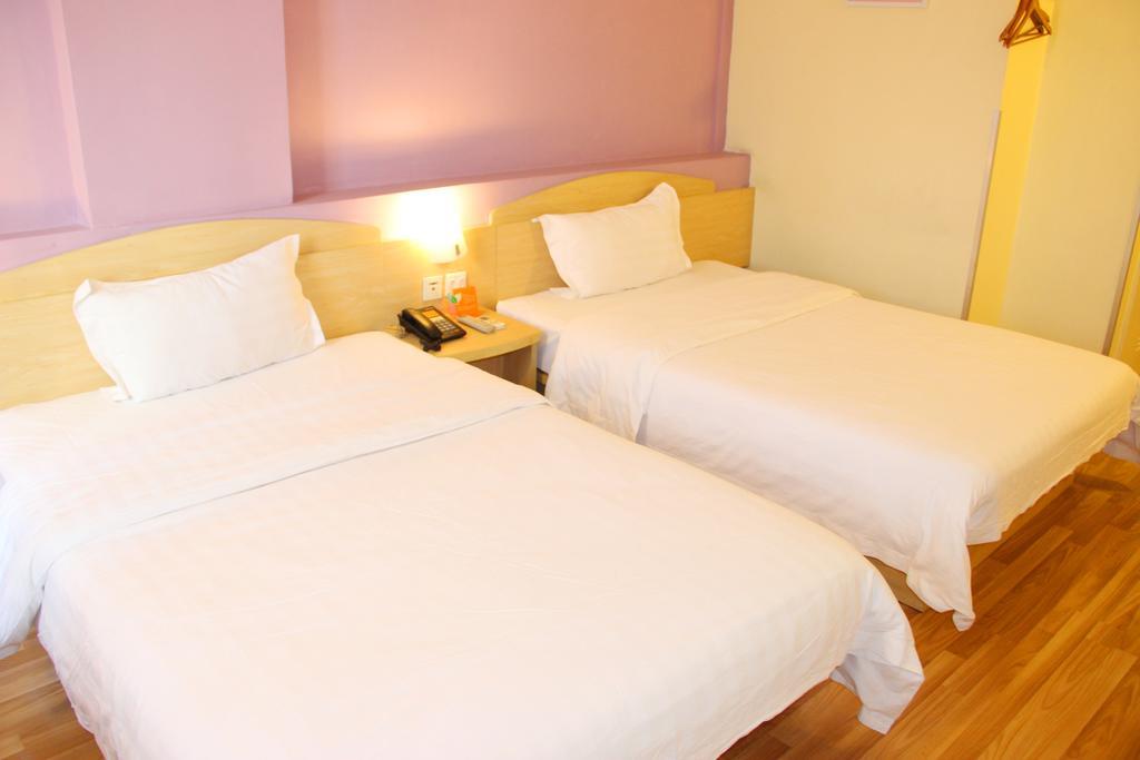 7Days Inn Premium Guangzhou Tianhe West Tiyu Road Subway Station Esterno foto