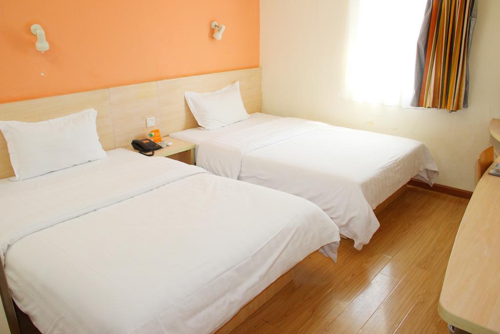 7Days Inn Premium Guangzhou Tianhe West Tiyu Road Subway Station Esterno foto