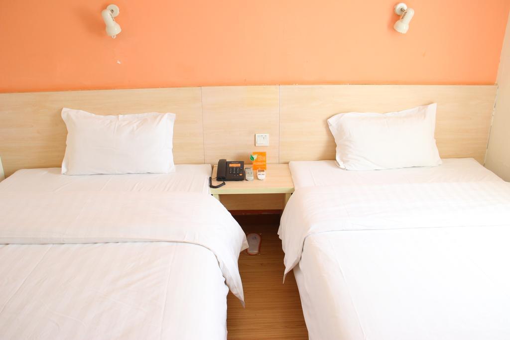 7Days Inn Premium Guangzhou Tianhe West Tiyu Road Subway Station Esterno foto