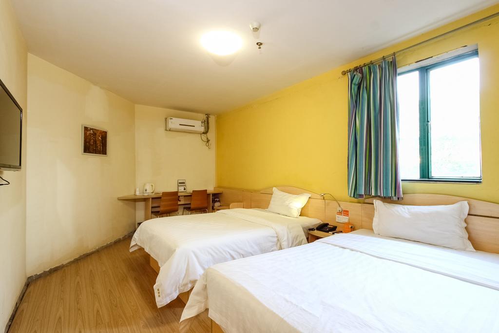 7Days Inn Premium Guangzhou Tianhe West Tiyu Road Subway Station Esterno foto